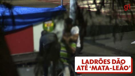 Vídeo Ladrões dão até mata leão para praticar roubos no Centro de