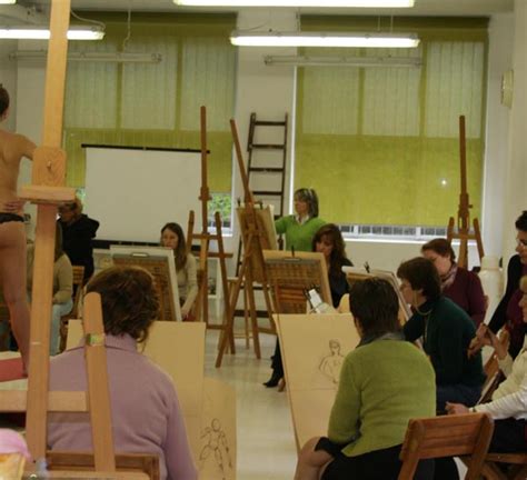 DRAWING CLASS NUDE OD A PALESTRA ARTISTICA Art Academy Fondata Nel