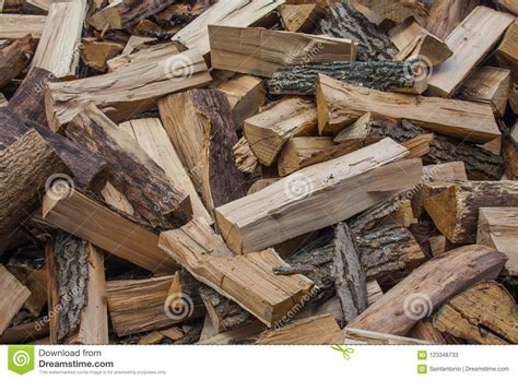 Woodpile Da Madeira Serrada Desbastada Pilha Dos Registros De Madeira