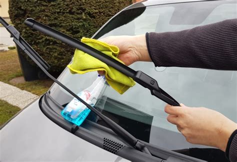 How To Expertly Clean Windshield Wipers Durability Matters