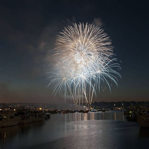 2011 Lake Union fireworks : Seattle