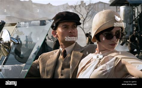 TOBEY MAGUIRE, ELIZABETH DEBICKI, THE GREAT GATSBY, 2013 Stock Photo ...