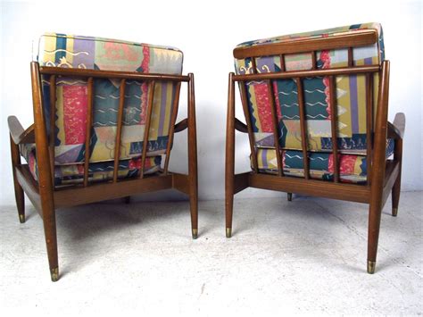 Pair Of Mid Century Modern Lounge Chairs With Matching Ottoman At 1stdibs