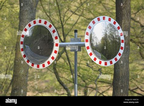 Road Reflectors High Resolution Stock Photography and Images - Alamy