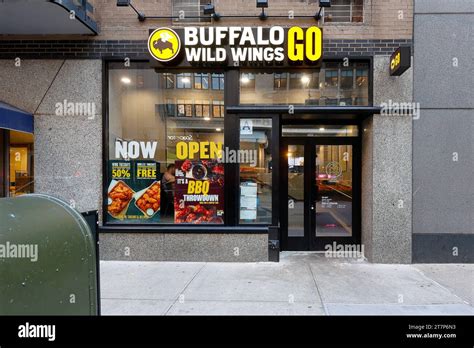 Buffalo Wild Wings Go 455 Park Ave S New York Nyc Storefront Photo