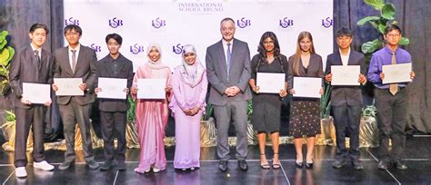 Celebrating Isb Students Excellence Borneo Bulletin Online