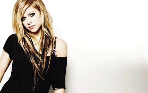 Avril Lavigne Wallpaper HD Free Download