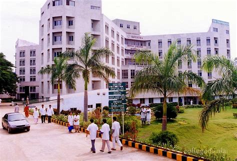 Saveetha Dental College & Hospital, Chennai : Admission, Reviews, Fees ...