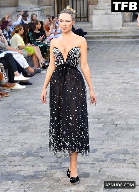 Kimberley Garner Sexy Seen Showcasing Her Hot Tits At The Autumn Winter