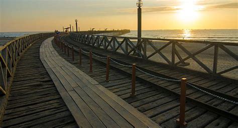 Pimentel Disfruta De Un Hermoso Atardecer Y De Su Apacible Playa