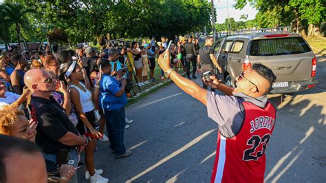 Discreto adiós al reguetonero El Taiger en Cuba tras ser baleado en