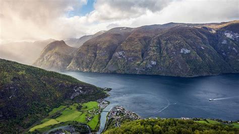 Aurlandsfjord : Norway Travel Guide : Nordic Visitor