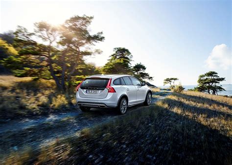 Volvo V Cross Country Specs Photos