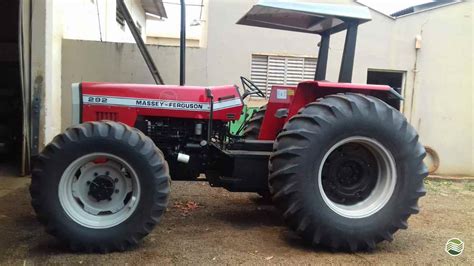 Trator Massey ferguson Mf 292 2002 à venda Caminhões e Carretas