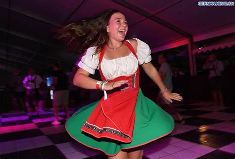 In Bildern Windhoeker Oktoberfest Er Ffnet Xinhua German News Cn