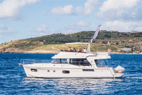 Beneteau Swift 47 Yacht Rental Motor Yacht Charters