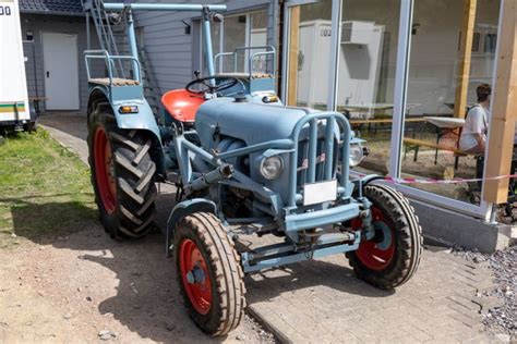 Mit Rammschutz Und Frontlader Anbauteilen Eicher EM 200 II Tiger