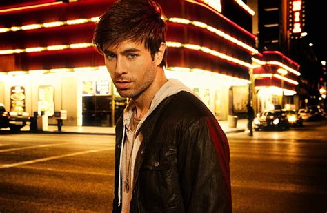 HD wallpaper: Singers, Enrique Iglesias, one person, sitting, young adult | Wallpaper Flare