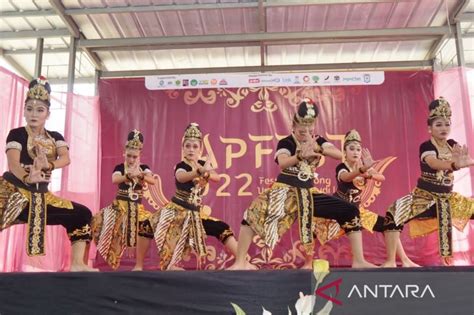 150 Penari Jaipong Dari Berbagai Daerah Jawa Barat Tampil Di Festival