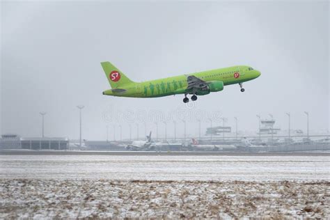 S7 Airlines Jet Landing On Snow Editorial Photo Image Of Airbus Airplanes 114504361