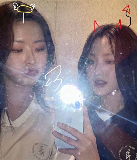 LOONA Hyeju Gowon In Lesbian Wedding K Pop Music