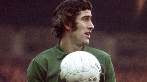 Former Chelsea goalkeeper Peter Bonetti dies aged 78 | Football News ...