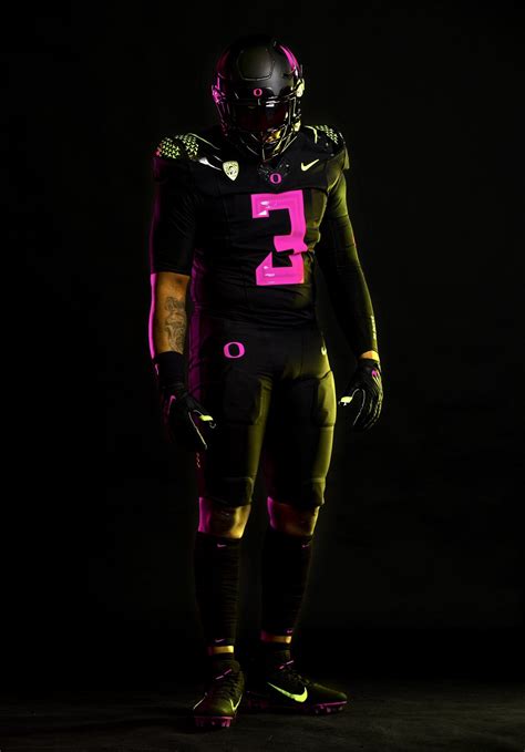 Oregon Officially Unveils New Pink Uniforms Ahead Of Matchup Against Ucla On 10 22 R Ducks