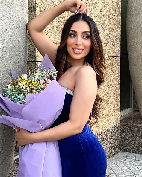 Farzana Naz | Always my favorite song 💙💙 | Instagram