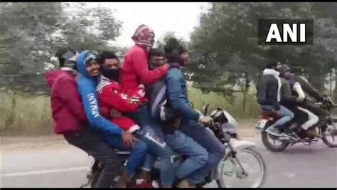 14 Men On 3 Bikes Stunt তিনটি বাইকে ১৪ জন আরোহীর ‘স্টান্ট নেট