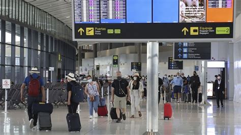 En Recuperación Tráfico De Pasajeros Aéreos En Aeropuerto Internacional