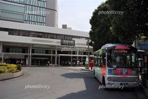 吉祥寺駅北口 武蔵野市コミュニティバス 写真素材 5196367 フォトライブラリー Photolibrary