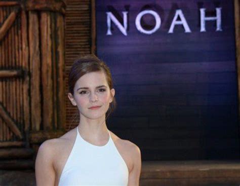 Emma Watson Sufre Un Descuido Con Su Vestido Durante El Estreno De No