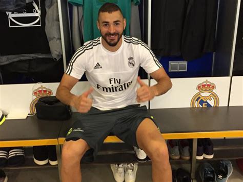 Real Madrid Karim Benzema confirma su continuidad con polémico mensaje