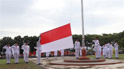 Upacara HUT Kabupaten Banggai Ke 62 Bupati Banggai Kenakan Pakaian