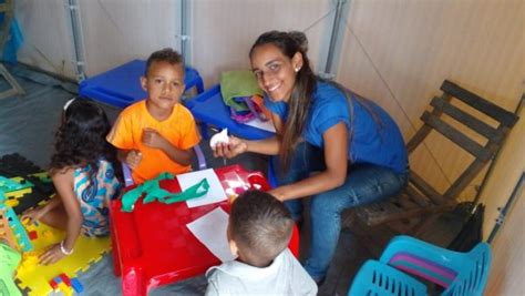 Dia Mundial da Alfabetização projeto social ensina língua portuguesa a