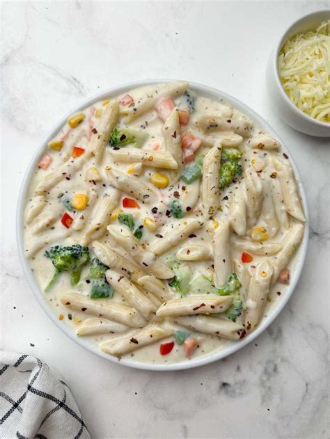 White Sauce Pasta (Bechamel Sauce Pasta) | Recipe | White sauce pasta ...