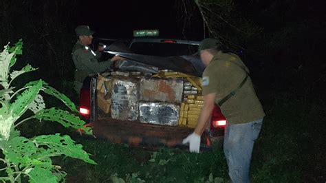 Golpe al narcotráfico Gendarmería interceptó dos camionetas robadas