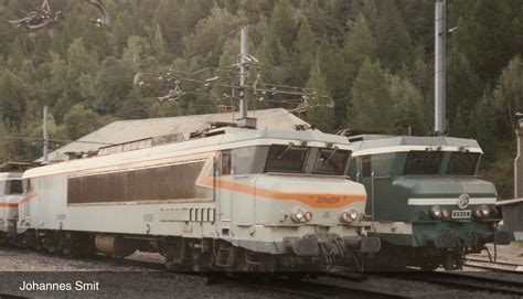 Locomotive électrique CC 6568 livrée béton SNCF Ep IV JOUEF HJ2427S