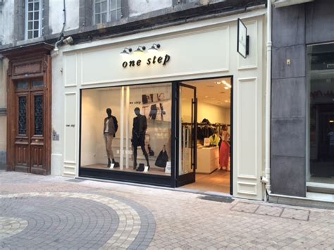 Magasin One Step Clermont Ferrand Vitrine Daguillon