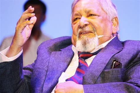 V. S. Naipaul Age, Death, Wife, Children, Family, Biography » StarsUnfolded