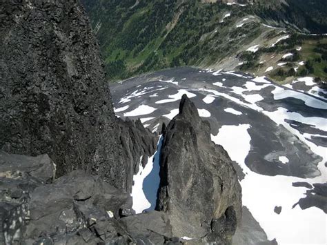 Hiking Black Tusk Trail near Squamish - Outdoor Vancouver