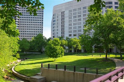 DoubleTree by Hilton Tulsa Warren Place Tulsa | Bookonline.com