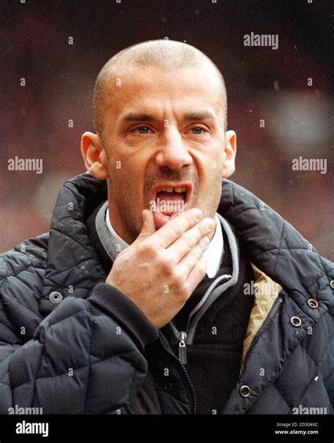 Gianluca Vialli Hi Res Stock Photography And Images Alamy