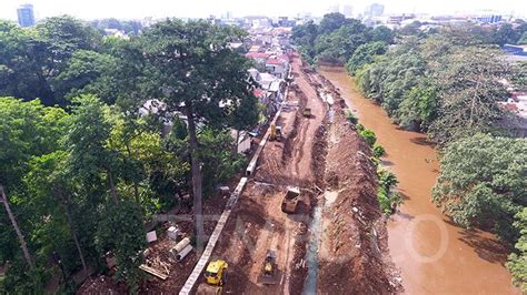 Pengendalian Banjir Kali Ciliwung Segmen Cawang Dki Bebaskan Lahan 14