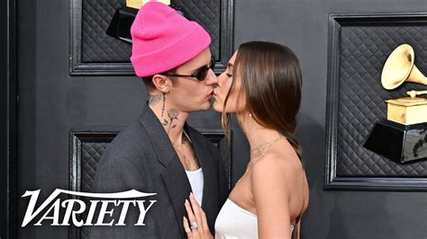 Justin And Hailey Bieber Kiss On The 2022 Grammys Red Carpet YouTube