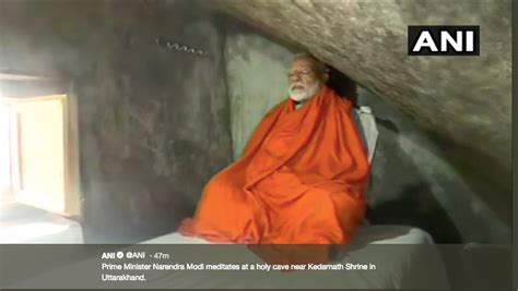 Modi Visits Kedarnath Prayer In Cave