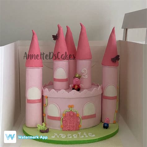 Peppa pigs windy castle by Annette Peppa Pig, Pigs, Castle, Cakes, App ...