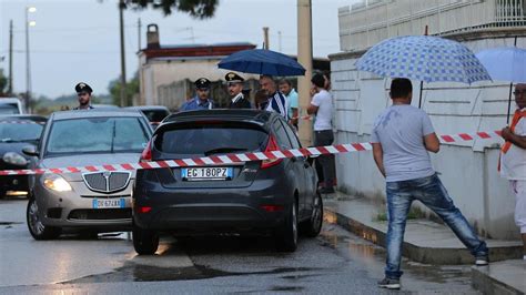 Donna Uccisa A Coltellate A Busto Arsizio Arrestato Il Marito Lapresse