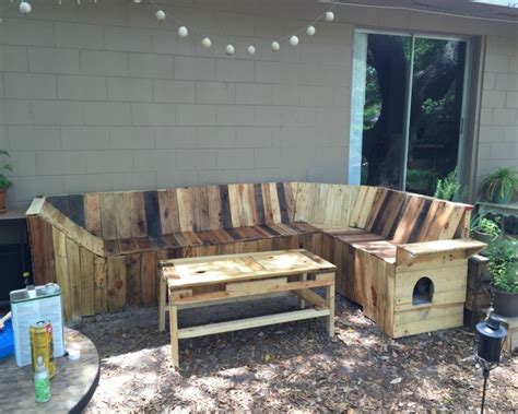 Diy Pallets Patio Corner Bench With Table Pallet Ideas