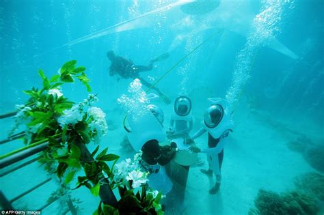 Spanish Couple Nicolas And Alexandra Marry Under Water In Bora Bora